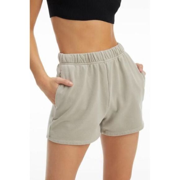 Good American Summer Short Shorts 0 - Picture 2 of 6